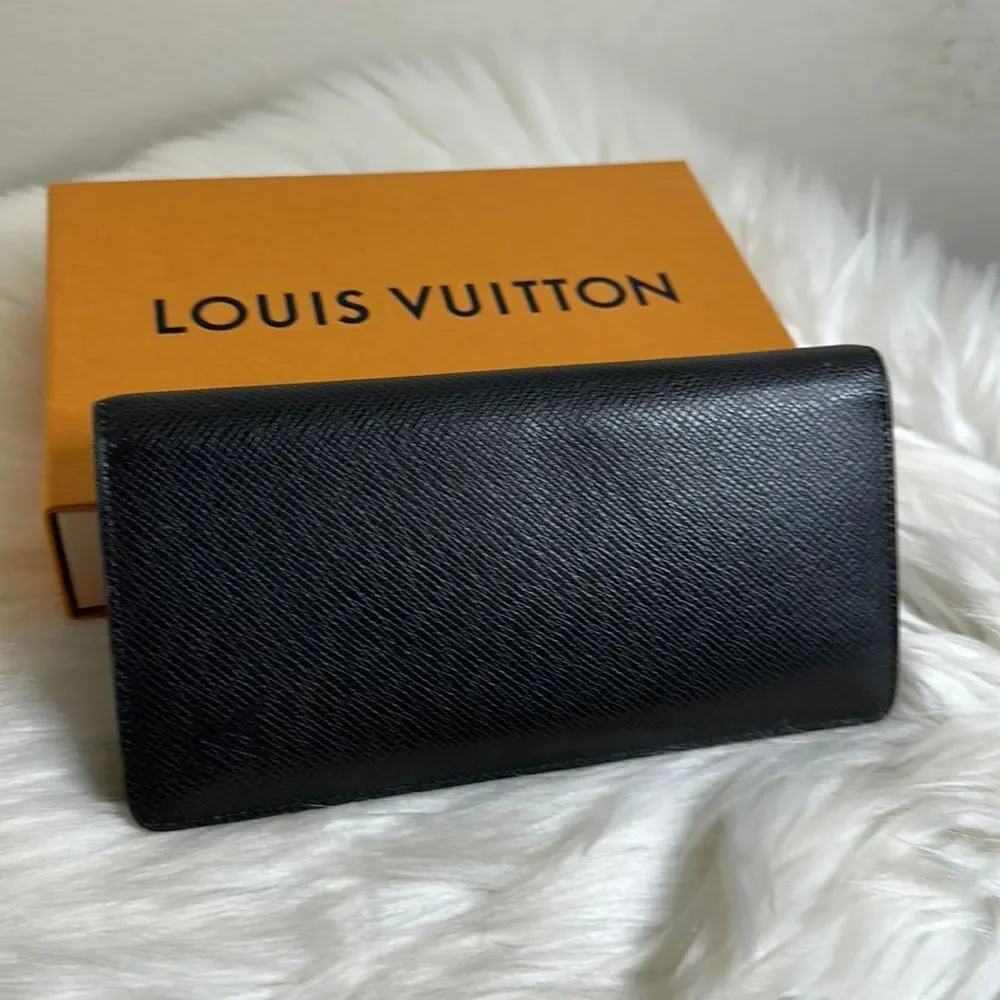 💯Authentic Louis Vuitton Bifold Long Wallet🍀